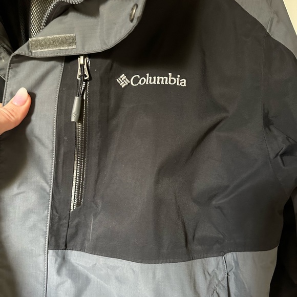 Columbia Outer Jacket - Picture 2 of 5
